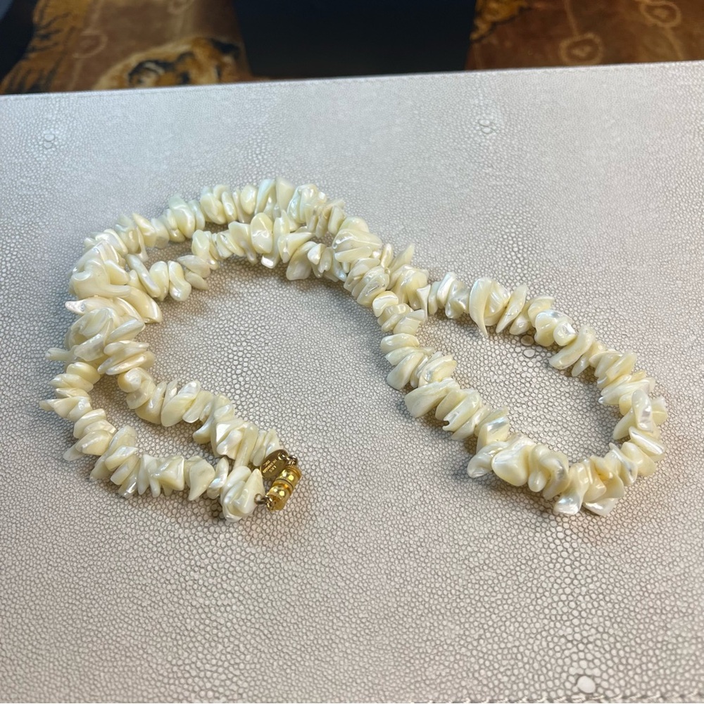 Les Bernard Chunky Mother of Pearl Necklace w/ Barrel Clasp Vintage Signed